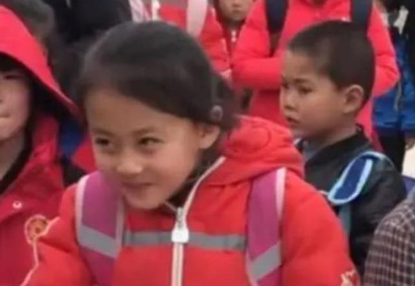 小麦策略 小女孩一笑成名获百万签约，父母却全拒，三年后结局如何？